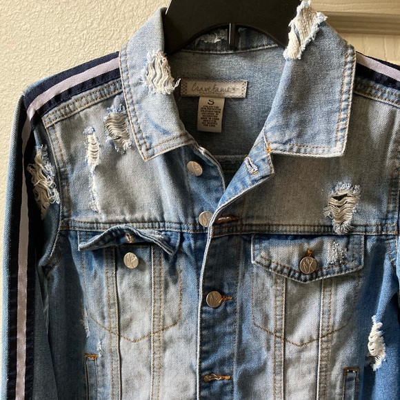 Jean jacket 🦋 - Picture 3 of 3